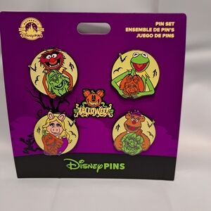 Walt Disney Parks set of 4 Halloween pins. Muppets. Brand new Kermit, Ms.Piggy